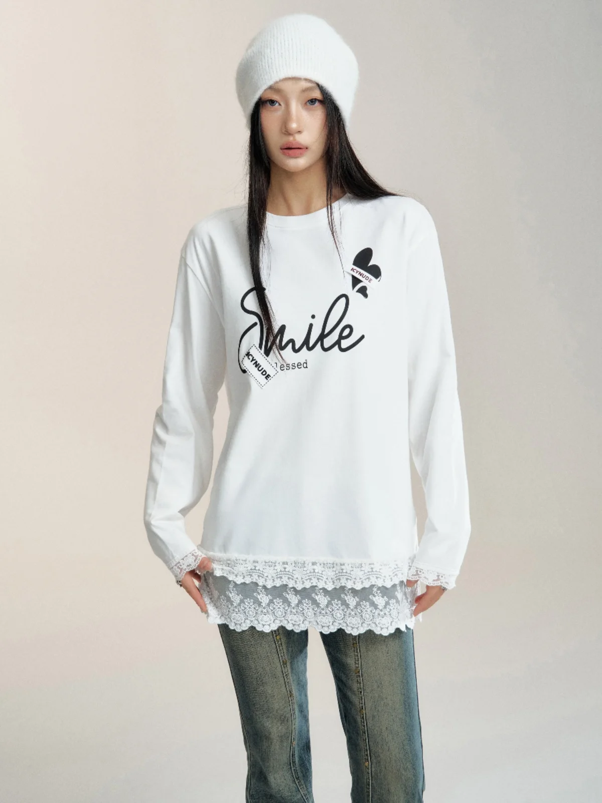 

Новинка! Модный женский топ IcyNude: кружевные вставки, принт, свободный крой, осенне-зимний, повседневный, комфортный.