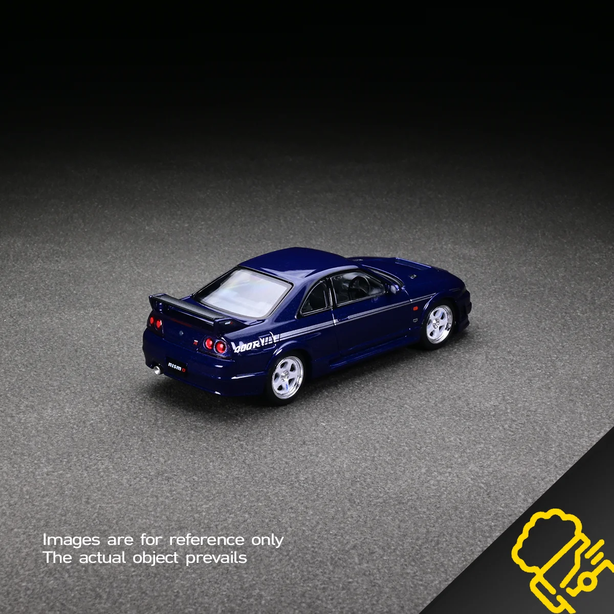 TOMICA TLV 1:64 LV-N305c GTR R33 400R Nismo، نموذج لعب أنيق للسيارة مصنوع من خليط معدني، هدية عيد ميلاد للأطفال في العطلات.