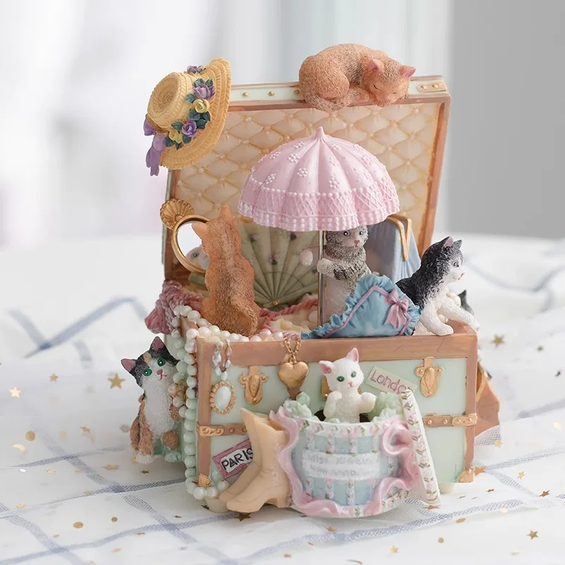 

Rotating Music Box, Handmade Pink Resin Cartoon Cute Cat Jewelry Box. Birthday Gift Ornaments for Girls and Children 12x15x17cm