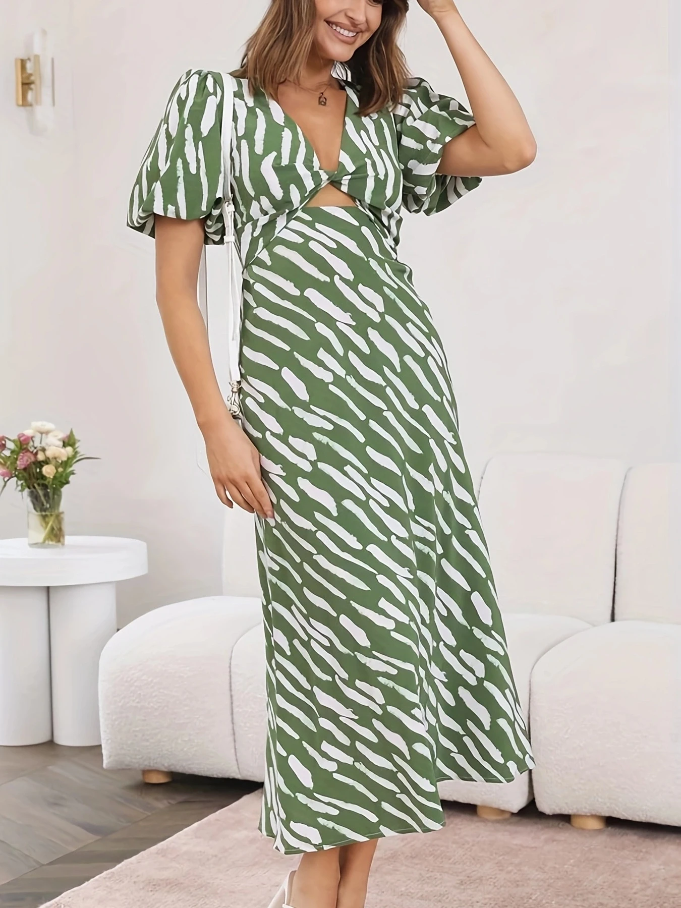 European and American fresh and sweet style printed V-neck A-line hollow tube top mid-length dress