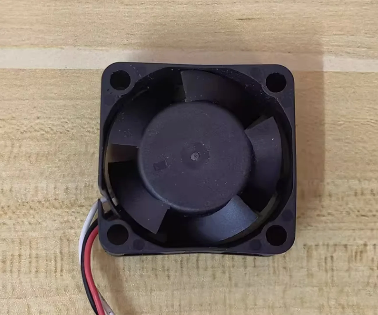 SUNON EF40201BX-Q18C-F99 12V1.44W 4020 high air volume switch cooling fan