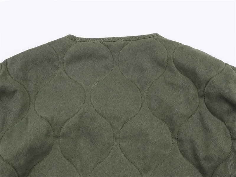 Kurtka damska 2025 zimowa nowy styl wojskowa zieleń długi rękaw pikowana ozdobna okrągły dekolt bawełniana kurtka codzienna moda