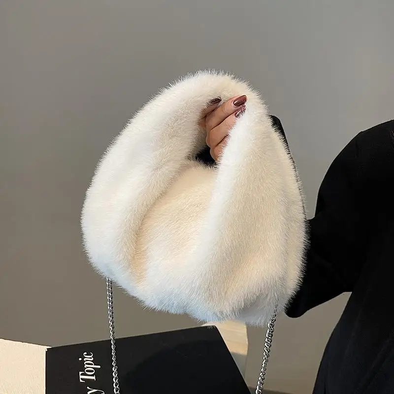 

Трендовая пушистая женская сумка через границу — 2026, новая осенне-зимняя нишевая универсальная сумка через плечо и ручная сумка из искусственного меха для поездок на работу