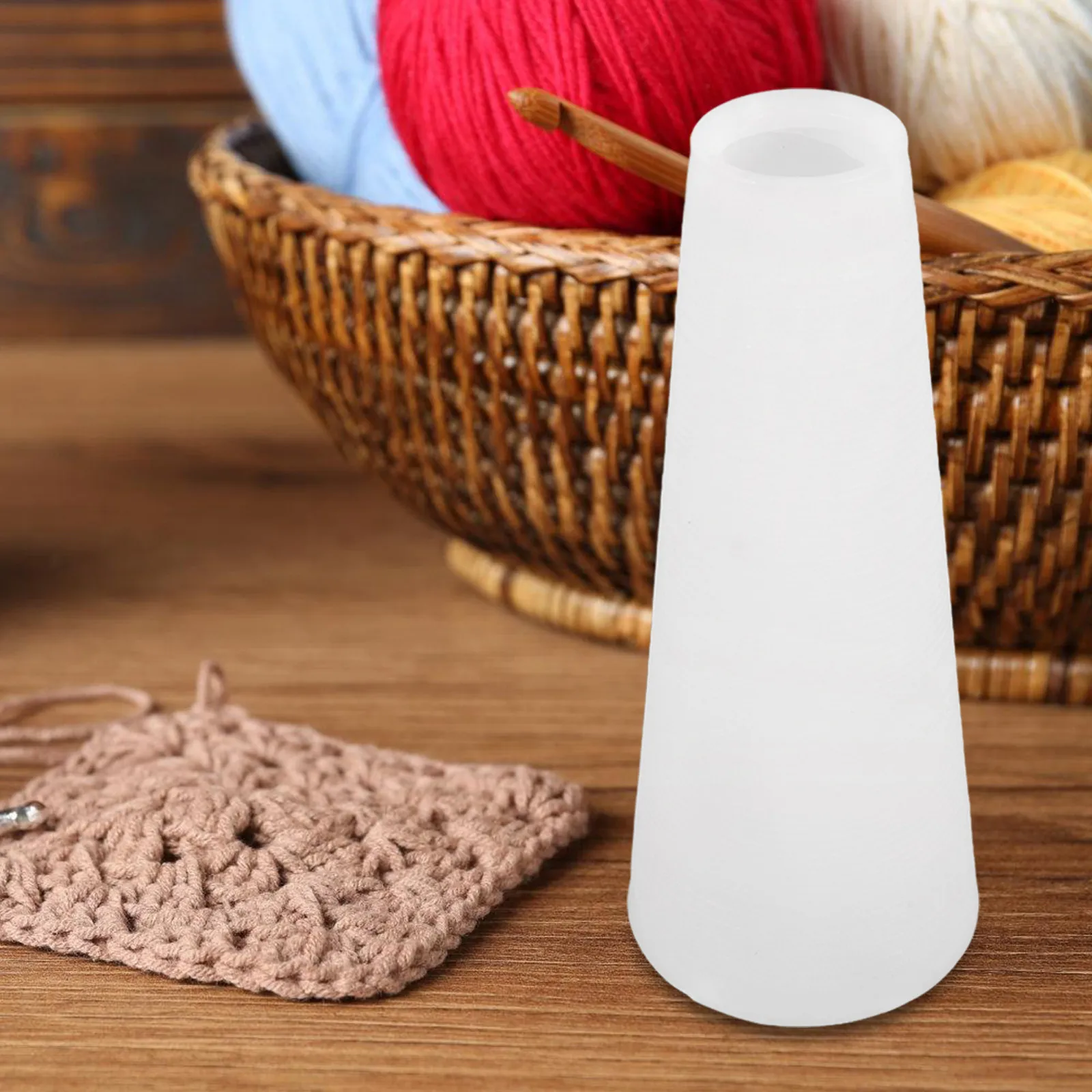 

10Pcs Plastic Yarn Cones Cone Thread Holder Winding Tubes for Textile Yarn Bobbins Sewing Craft Knitting Embroidery Supplies