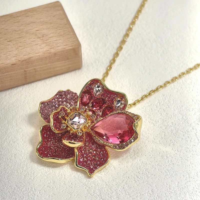 Hochwertige und stilvolle Damen-Party-Accessoires mit Blumenmuster