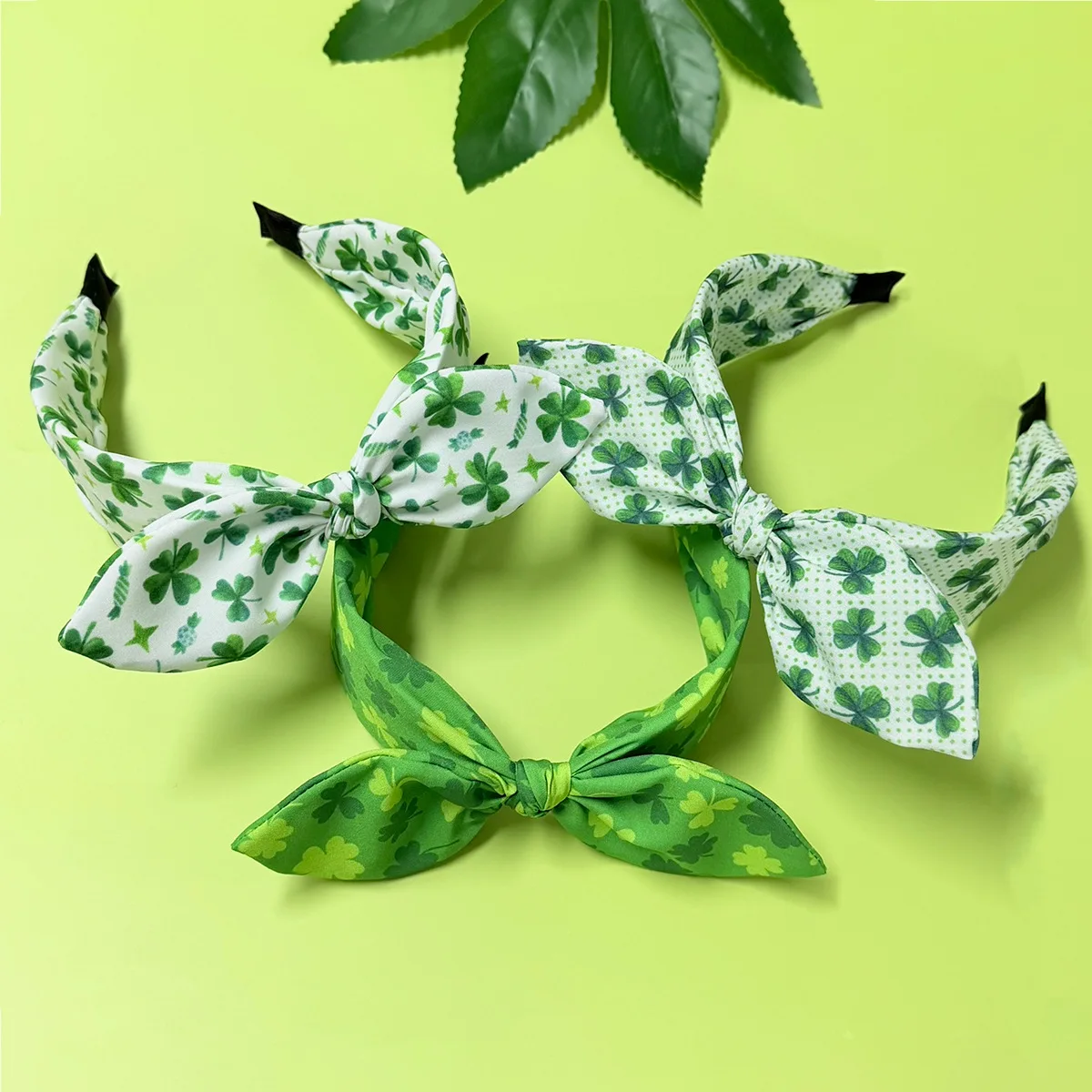 

Премиум-повязка на голову ко Дню Ирландии с зеленым клевером и бантом, сетчатый ободок для волос, аксессуар для фестивалей и вечеринок для женщин и девушек, 1 шт.