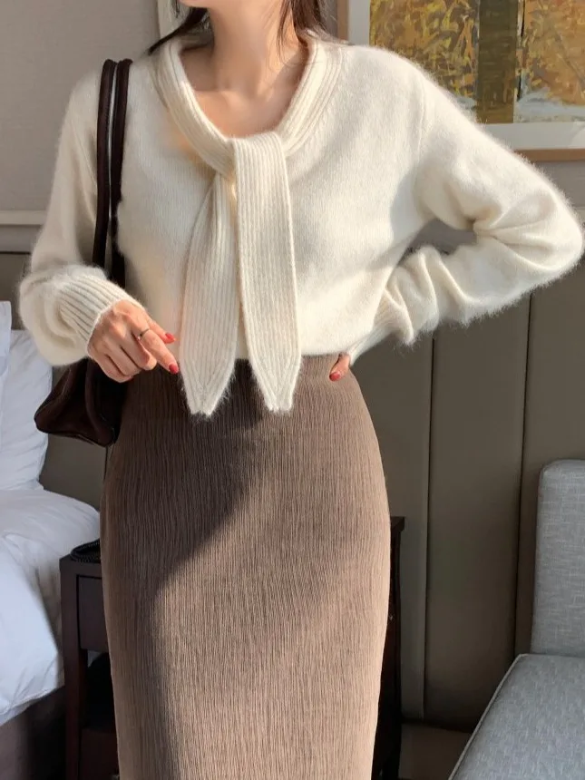 Słodki i elegancki damski sweter z dzianiny z krzyżowym wzorem, styl koreański, regularny krój, ekskluzywny produkt internetowy, włókno poliestrowe.