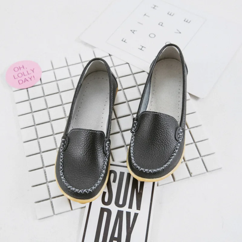 New Spring Autumn Women Leather Flat White Shoes Adult Soft-soled Loafers Nurse Shoes Ladies Low-cut Round-toe Casual Shoes Moms view 2