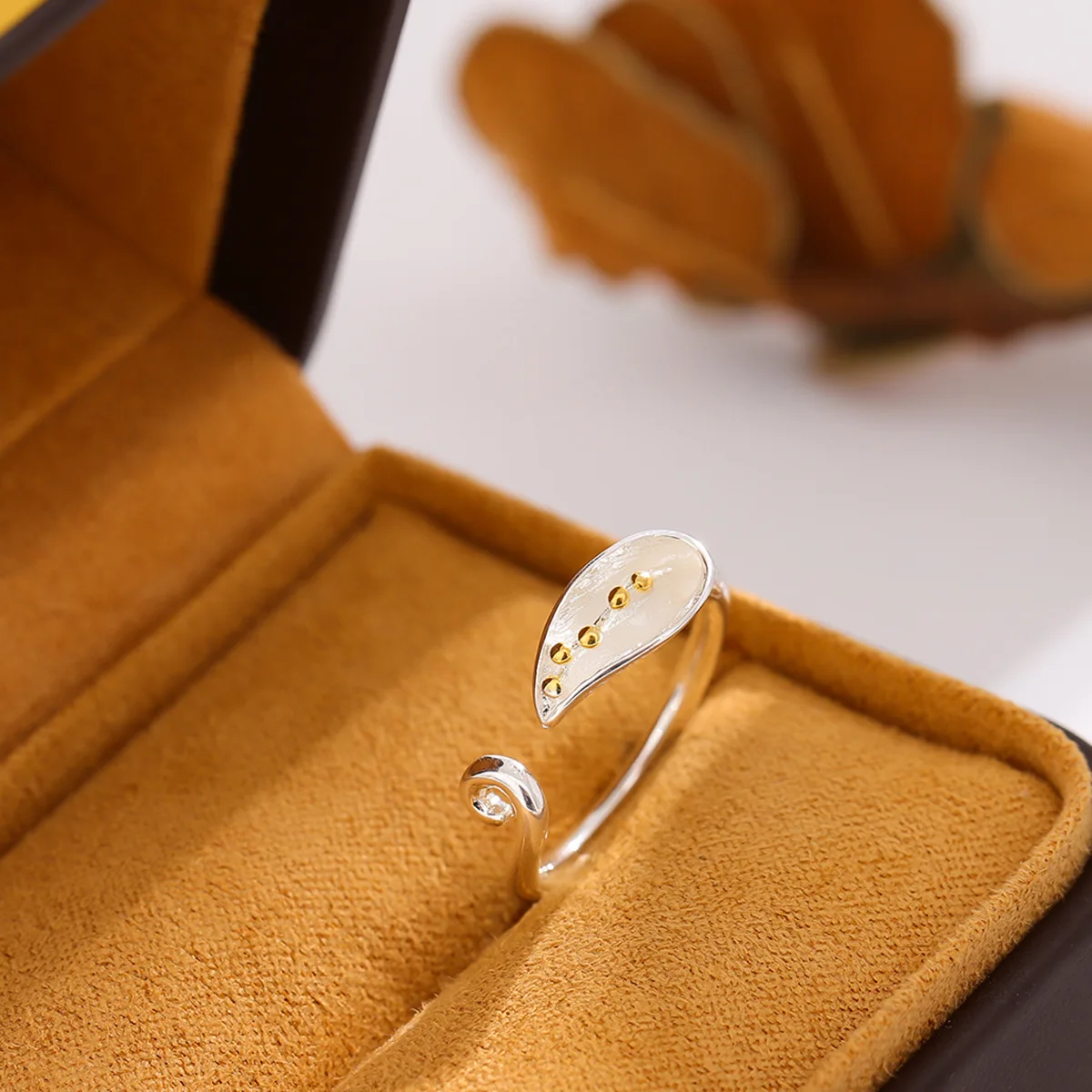 Uini-Tail hot new 925 Tibetan silver handmade silver trumpet ring female fashion tide flow flower opening tail ring  JZ152