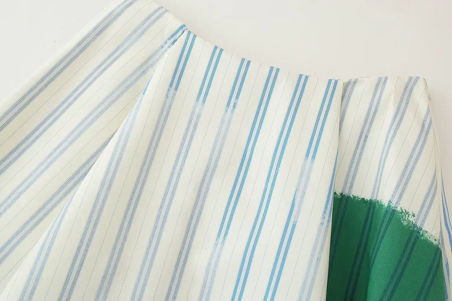 New summer products 2025 women's clothing fashionable temperament European and American style striped print skirt