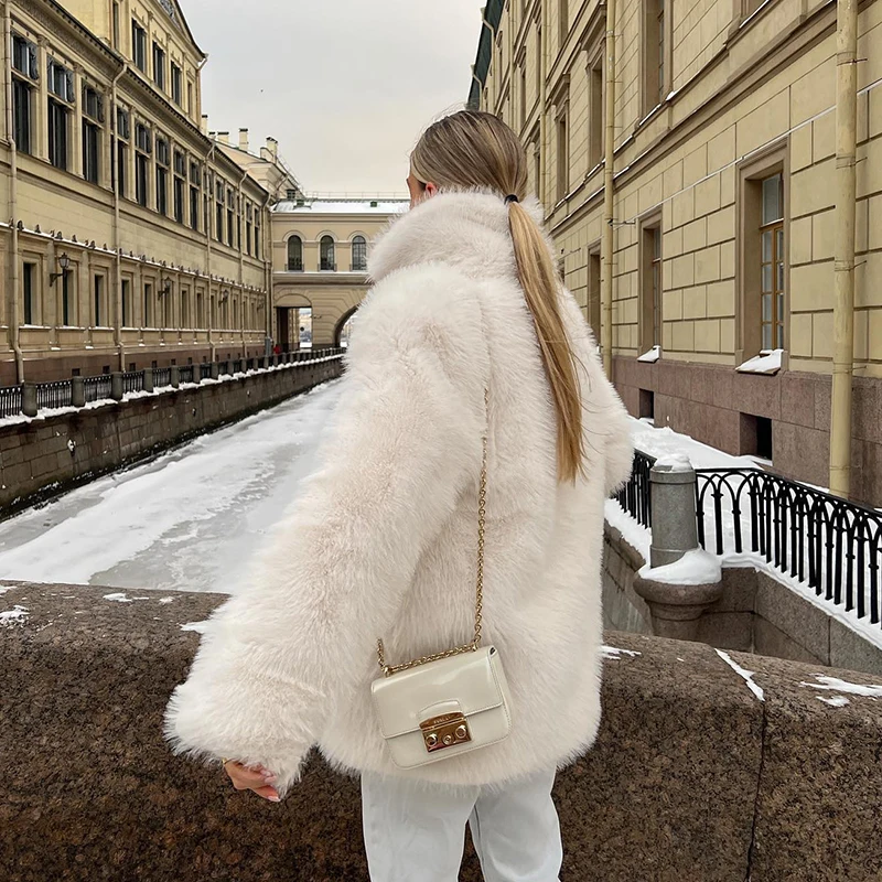 Luksusowa marka eko-płaszcz ekskluzywna puszysta futrzana kurtka zimowa damska kudłate grube ciepłe płaszcze Premium długi płaszcz festiwalowy