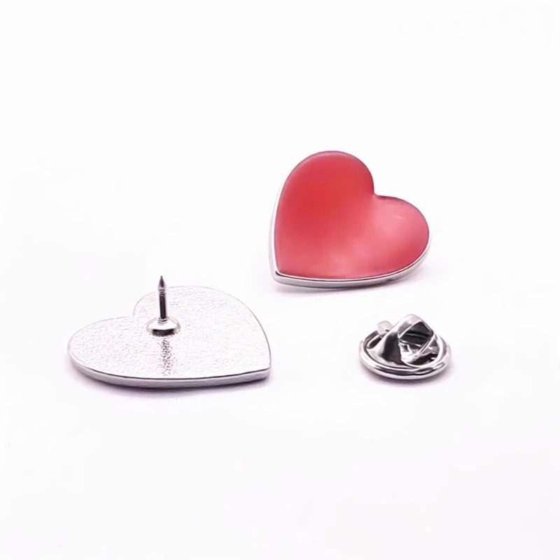 Heart Charm Brooch Fashion Sweater Pin Decorative Badge Clothing Pin Scarf Decoration Lapel Pin Jewelry for Women