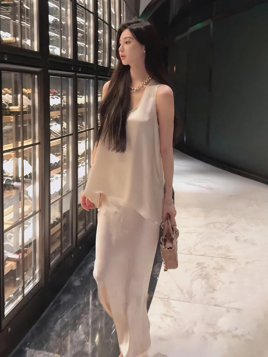 Estate 2025 Trendy Acetato Raso Svel Top dimagrante e gonna f Set in due pezzi per donna V-Ne Suite Marchio cinese