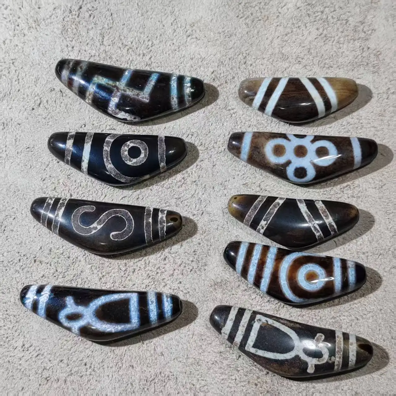 

1pcs/lot Taiwan craft horn-shaped natural agate Dzi bead 41-53mm calcified old material DIY pendant loose bead ethnic style