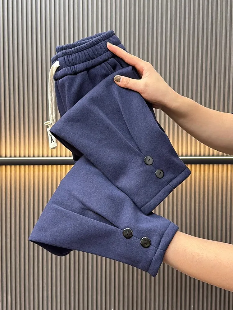 

Зимние бархатные брюки Hallen, новинка 2025 года, повседневные спортивные штаны, женские модные свободные простые утолщенные теплые брюки девяти длины больших размеров