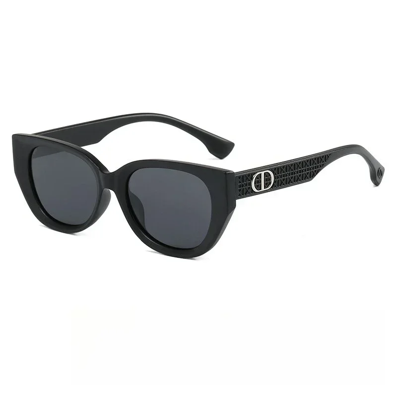 

‌2025 Y2K Cat-Eye Sunglasses Polarized UV400 Geometric Frame Lightweight Women/Unisex for Driving & Outdoor‌