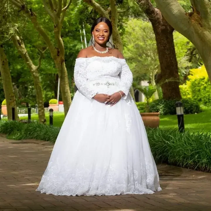 Vestido de casamento de renda africana plus size personalizado, mangas compridas, feito sob encomenda