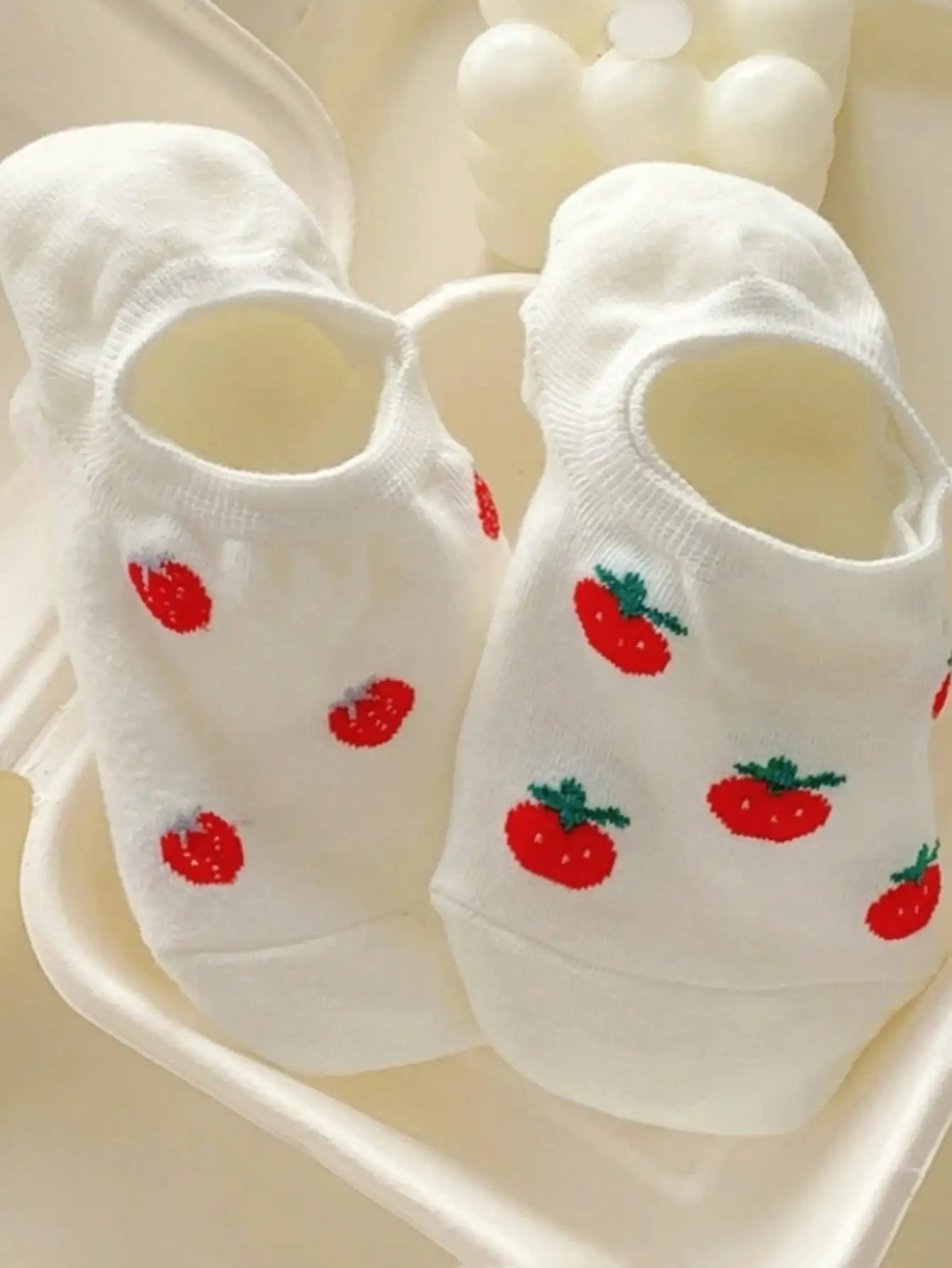 Unsichtbare, kaum sichtbare Damen-Bootssocken mit süßen Frucht- und Kirschmuster, dünne, atmungsaktive Socken für den Sommer, süßer Stil, Studentensocken. – Detail 4