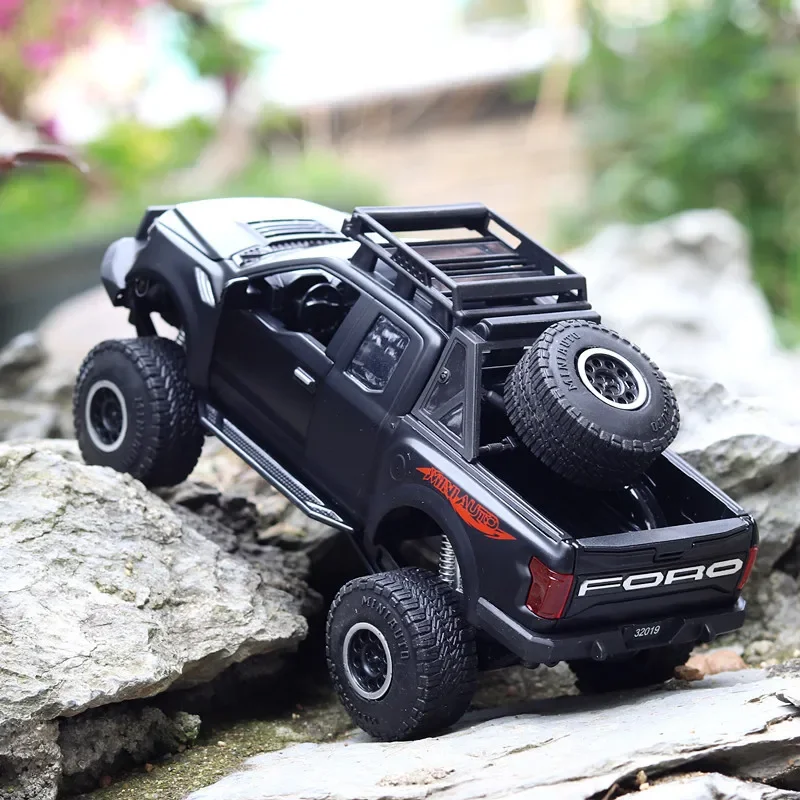 Kawaii Spielzeugauto lustiges Geschenk – 1:32 Legierung Monster Truck Automodell, Simulation cooles Licht Sound Auto Spielzeug, Spielzeug für Kinder von 2 bis 4 Jahren