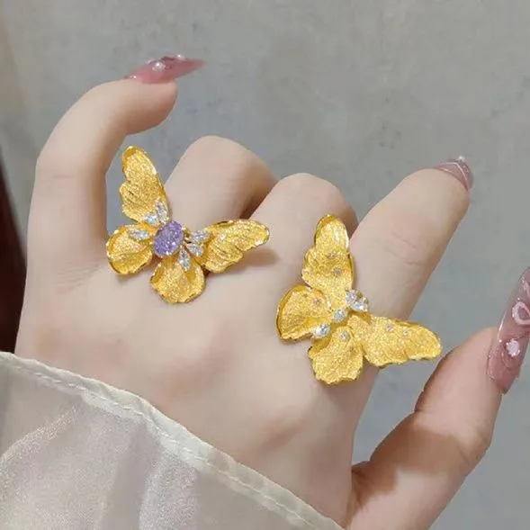 Nuevo anillo de mariposa tridimensional dorado de estilo palacio chino para mujer, lujo ligero, temperamento versátil, anillo de