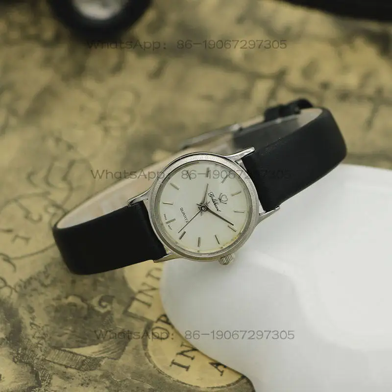 Reloj de cuarzo pequeño minimalista plateado redondo Shanghai Golden Peach K para mujer, estilo retro simple