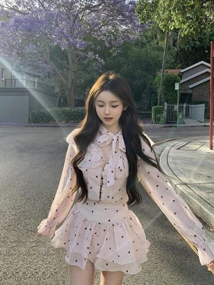 

Женская рубашка с длинным рукавом на шнуровке и бантом в форме сердца + юбки трапециевидной формы с тонкой талией и оборками, новинка лета 2024, комплекты из двух предметов