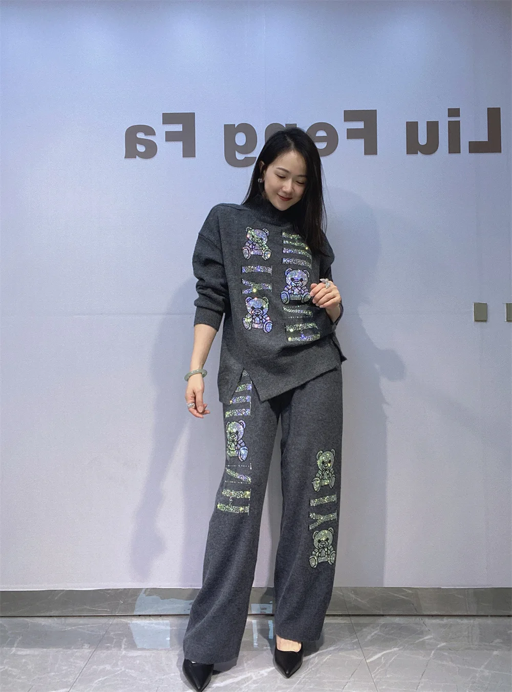 

New Autumn Winter Thicken Fleece Hoodie Sets Hot Drilling Long Sleeve Hooded Zip Cardigans Coat + Elastic Waist Straight Pants