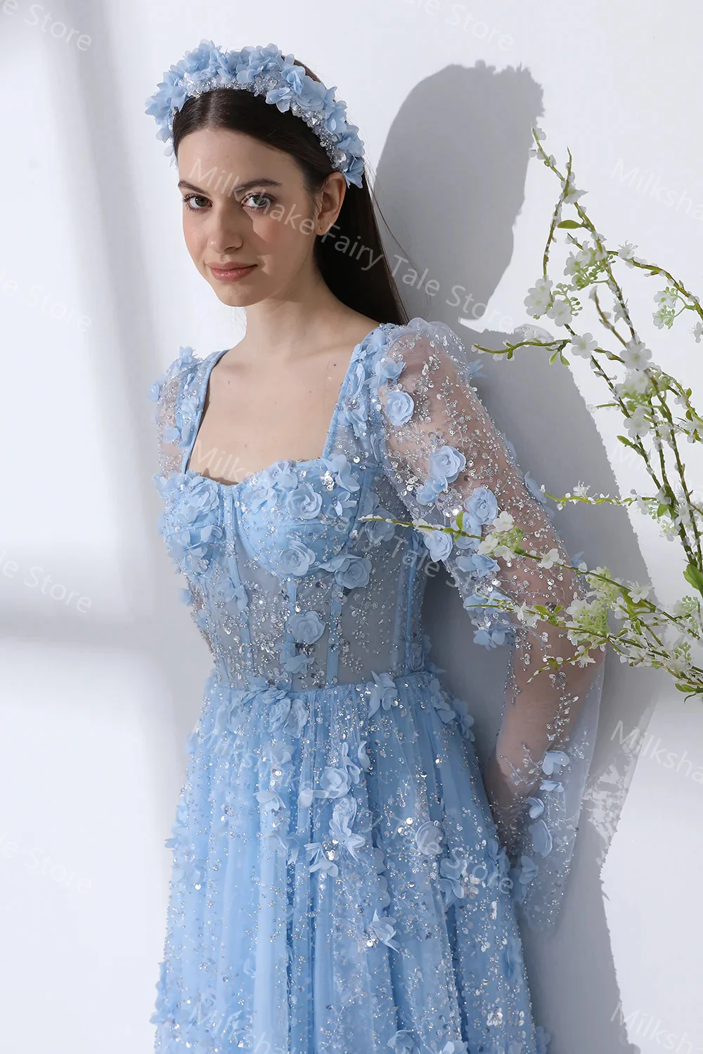 فساتين كوكتيل نسائية زرقاء لامعة عربية فاخرة من الدانتيل بأكمام طويلة فساتين حفلات طول الشاي مخصصة تنانير ضيوف الزفاف في دبي