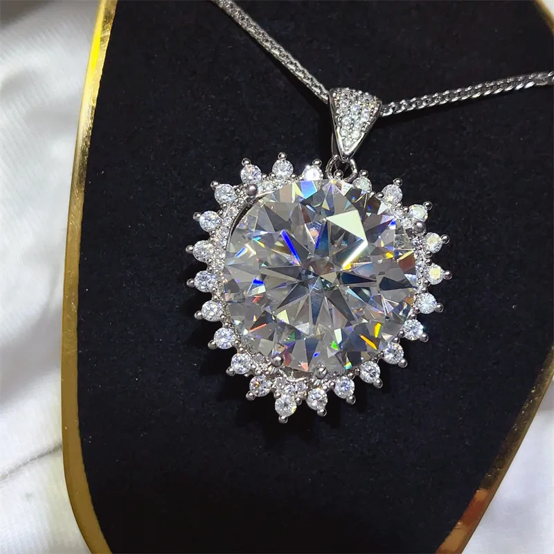 20 قيراط مويسانيتي مختبر الماس القلب قلادة قلادة فاخرة s925 الفضة مويسانيتي الأبيض الأخضر قلادة كبيرة غرامة مجوهرات GRA
