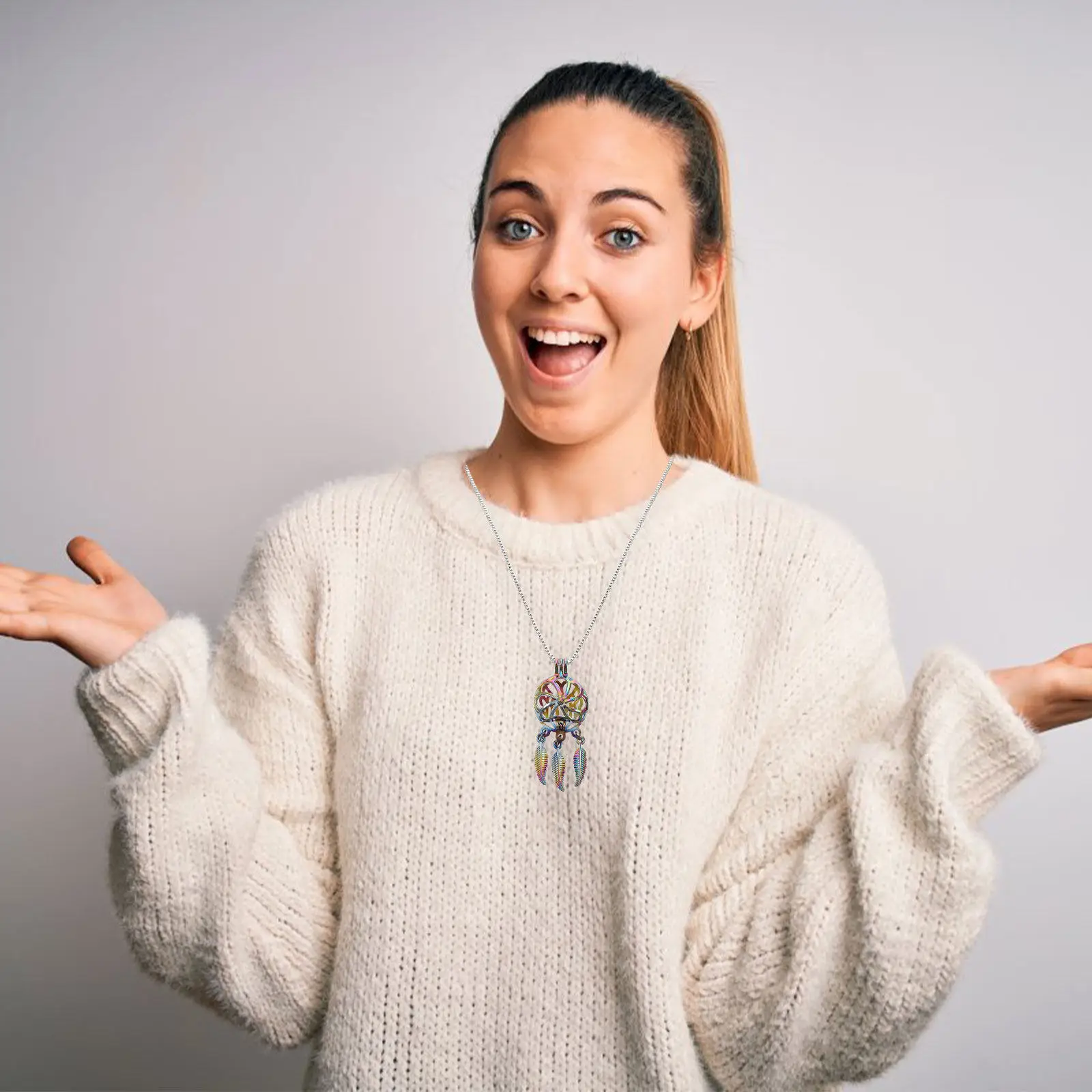 

2Pcs Essential Oil Necklace Hanging Pendants Aluminum Alloy Stylish Aroma Diffuser Jewelry Accessories for Special Occasions