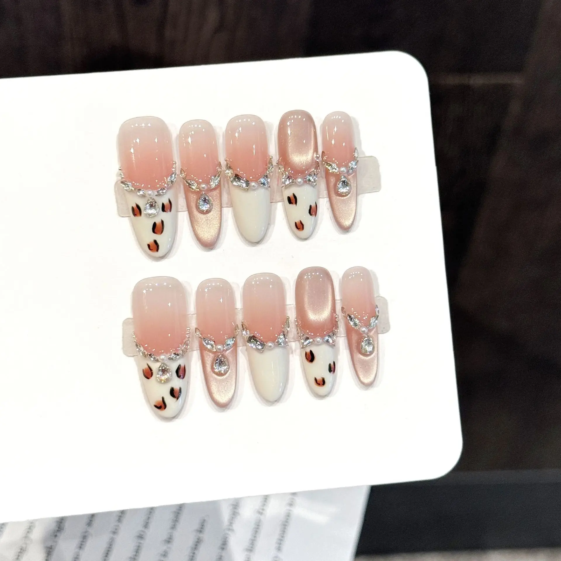 

10pcs Handmade Long Oval Press On Nails Pink White Gradient Leopard Print Design Sweet Cool Fake Nails Wearable Nails Art Tip