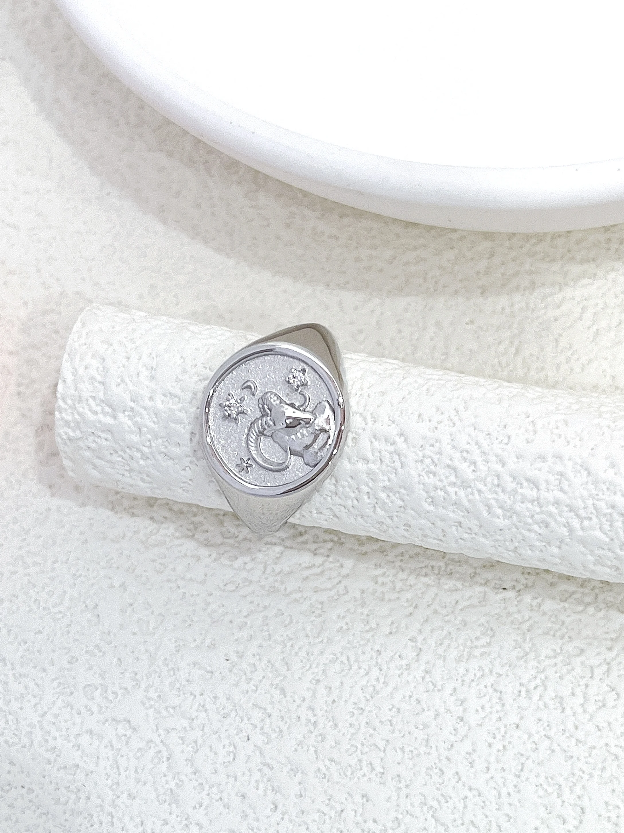 

Atmospheric Fashion Zodiac Ring 12 Signs Daily Commuting Versatile Jewelry for Men And Women