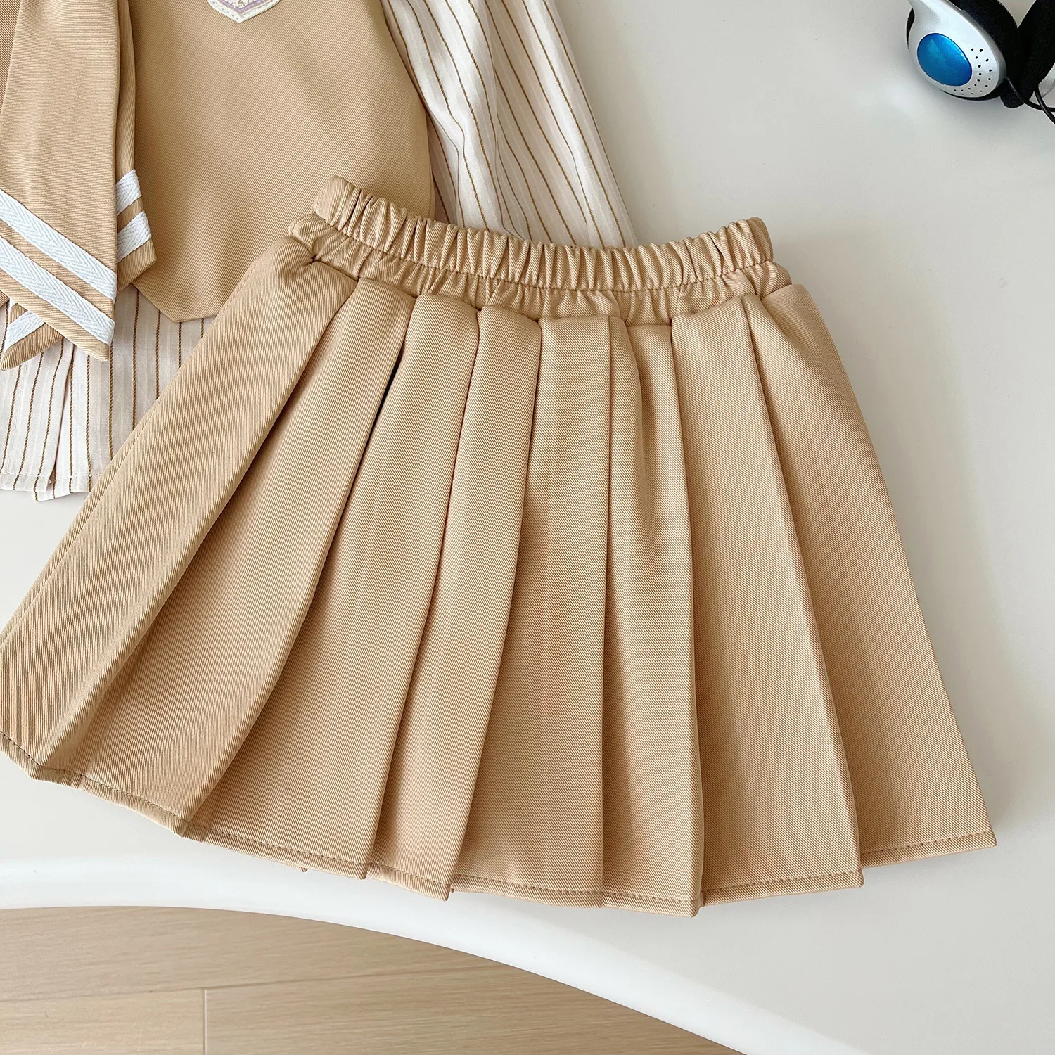 Childrens Clothing Set 2024 Autumn New Vest Shirt Short Skirt Cute and Gentle Versatile Simple Three Piece Set
