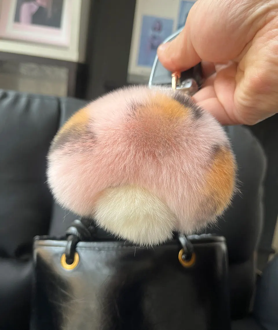 Niedlicher Echter Rex-Kaninchenfell-Pilz-Schlüsselanhänger, Flauschiger Pompon-Autoschlüsselring, Taschenanhänger, Charm im Ins-Stil, Modisches Geschenk für Frauen und Mädchen – Detail 8