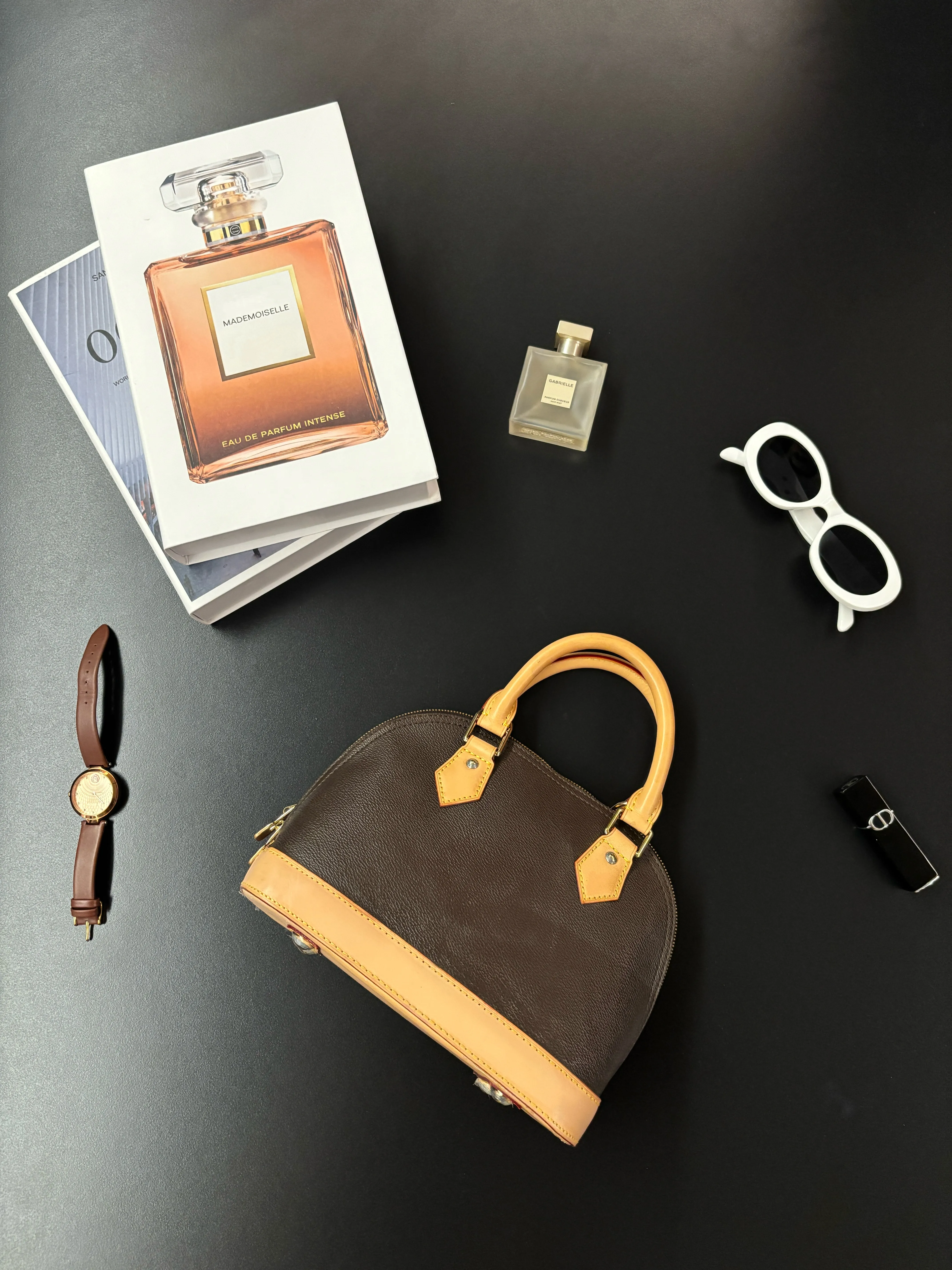 

2026 New Fashion Designer Handbag Women's Trend Leather Shell Bags Classic Female Commuter Crossbody Shoulder Bag with Strap