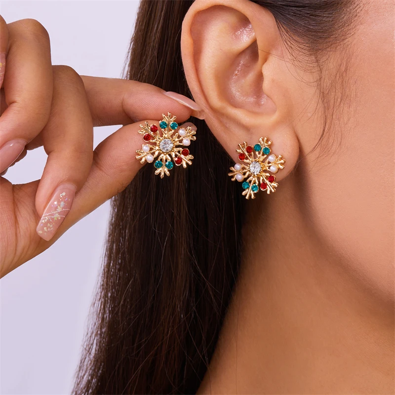 

Delicate Multicolor Christmas Snowflake Crystal Zircon Stud Earrings for Women Shine Rhinestone Pierced Xmas Flower Jewelry Gift