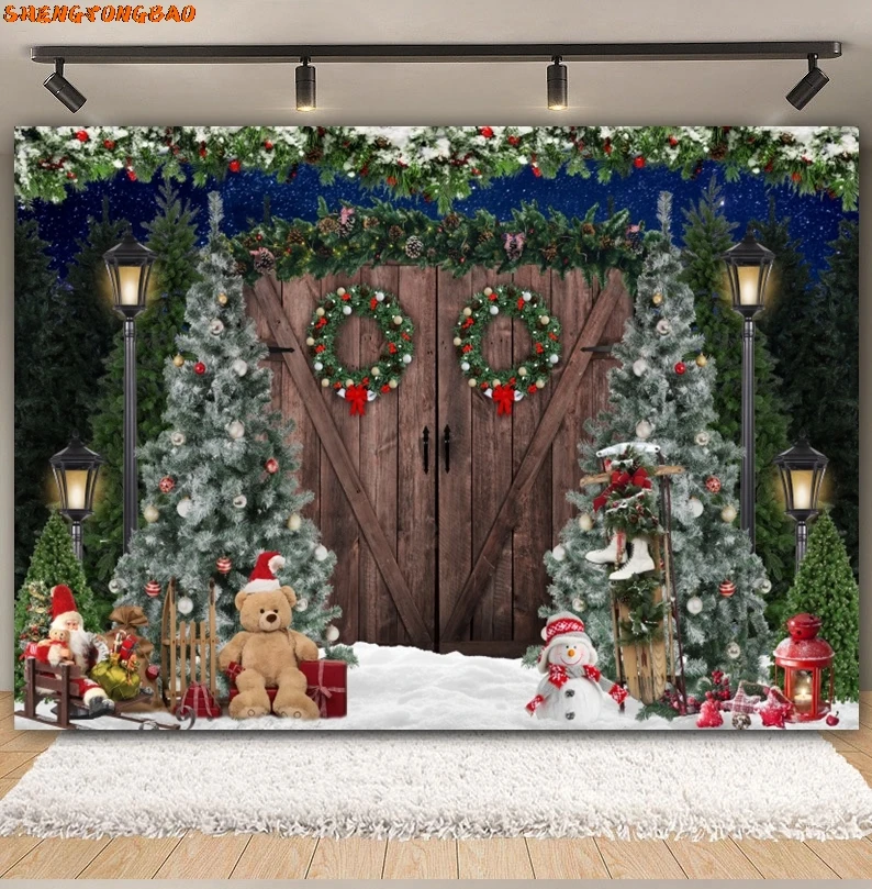 ฤดูหนาวคริสต์มาสฉากหลังXmas Treeหน้าต่างไม้ประตูของขวัญเกล็ดหิมะเด็กPortraitครอบครัวการถ่ายภาพพื้นหลังตกแต่ง