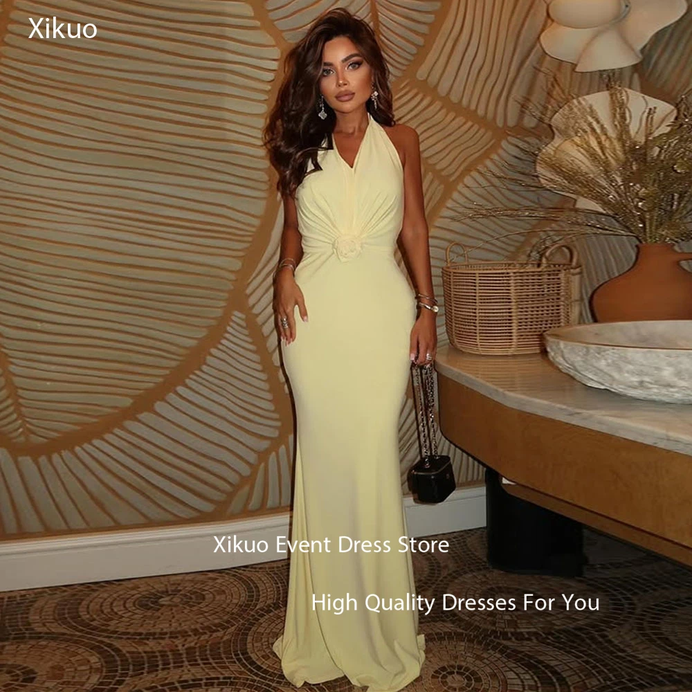 Xikuo 우아한 노란색 새틴 이브닝 가운 바닥 길이 홀터넥 Vestidos De Fiest Pleated Mermaid Prom Party Dresses Customized