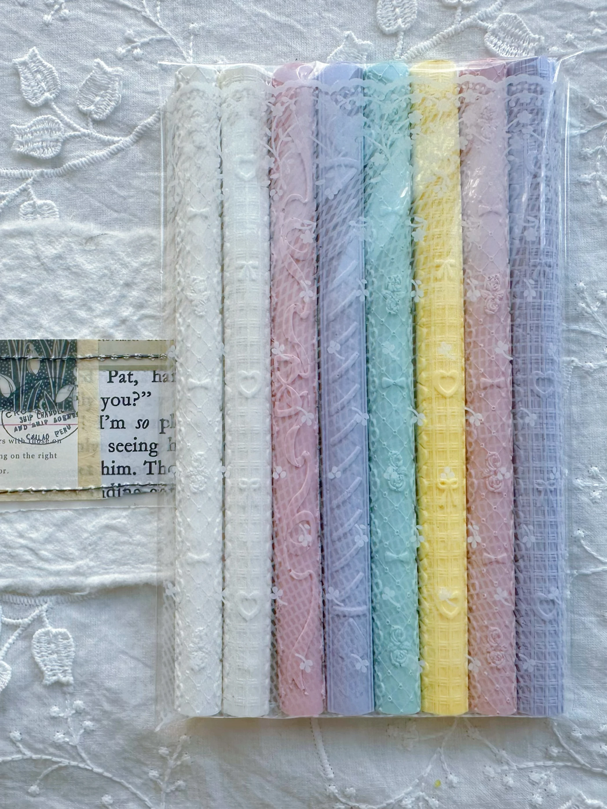 

Ultra Smooth Pink Peach Lace Fire Seal Wax Ribbon Gentle Satin Candle Stick Cultural Business Supplies Student Stamp Seal