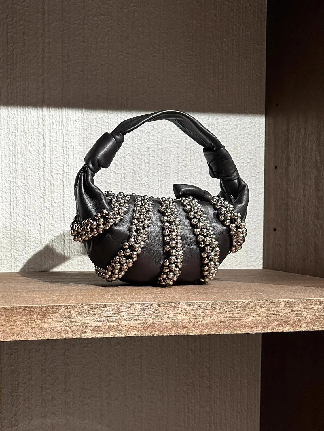 

High Quality Textured Women Handbag Fashion Bell Rivet Knotted Hobo Bag Luxury Clutch Purse Female Cool Bag Shoulder Bag