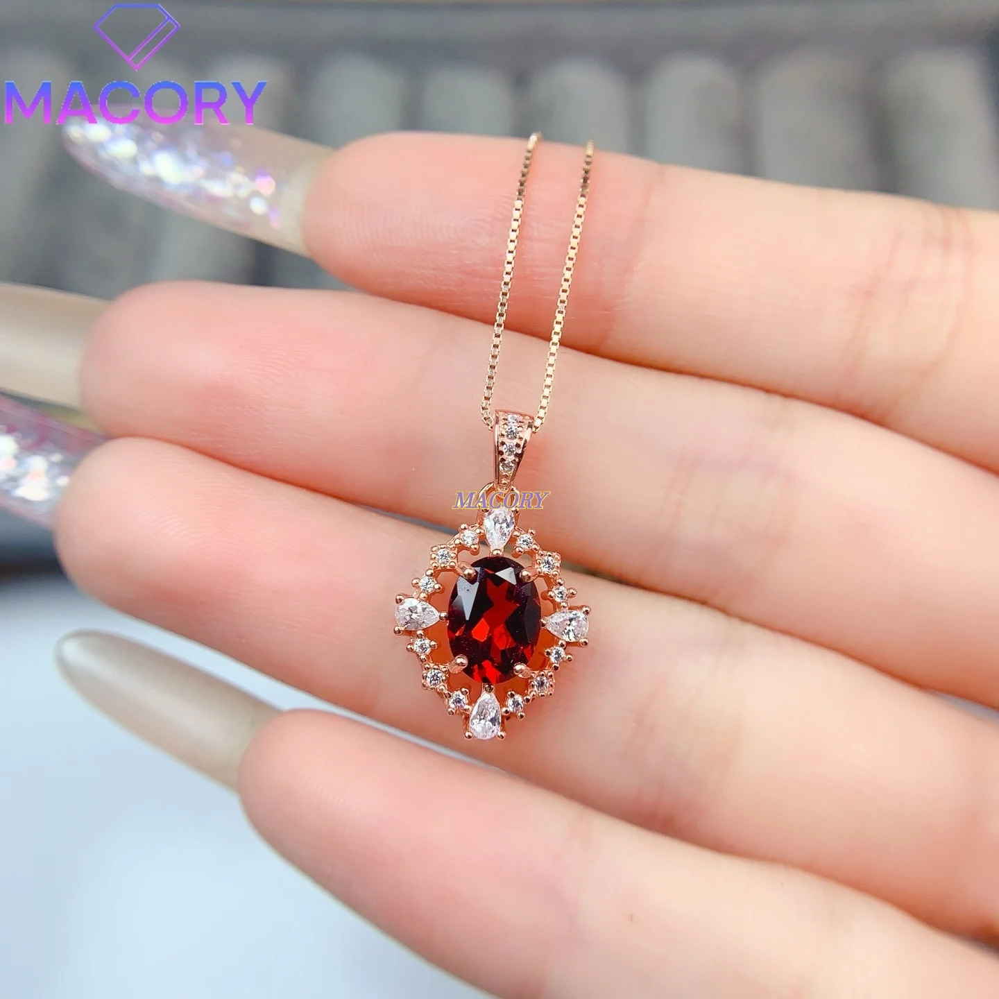 

Ожерелье с натуральным гранатом, стильный серебряный кулон с драгоценными камнями, подходящий для повседневной носки, женский подарок 6 мм * 8 мм