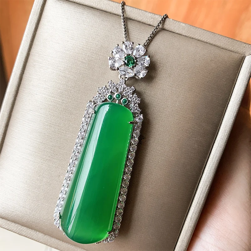 Luxury brand genuine real jewels New Wushi Green Ping An Brand Necklace About 2 * 6cm Temperament Female Accessory Jade Pendant