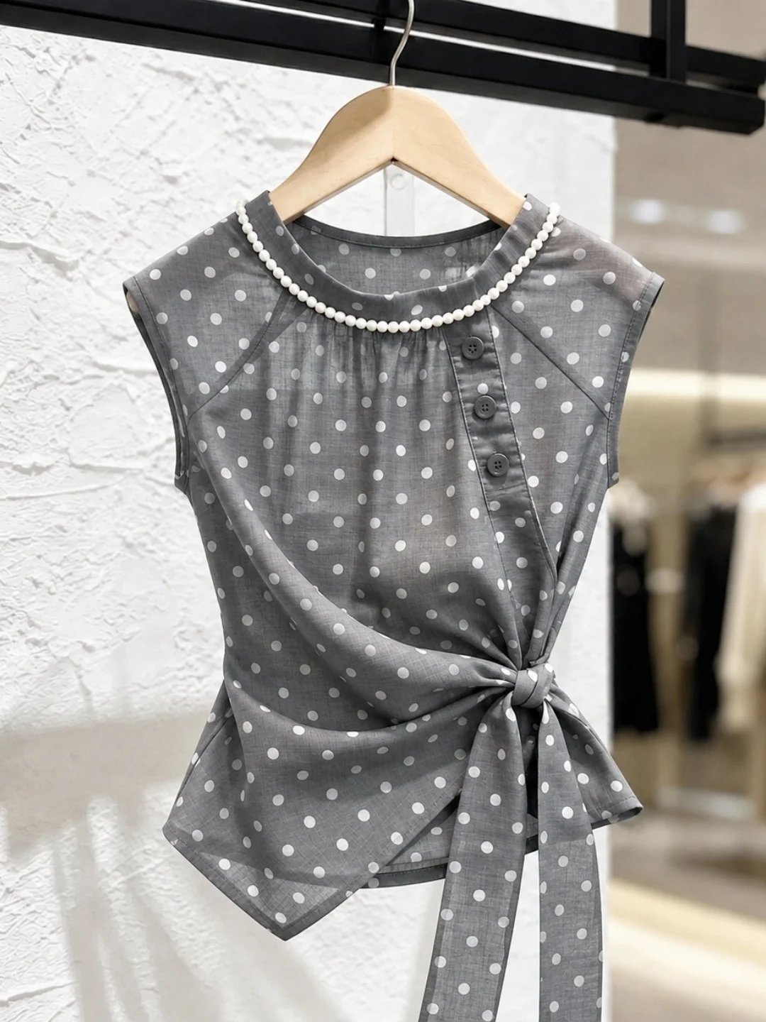 

2026 Summer Commute Women's Sleeveless Vest Waist-Cinching Polka Dot Top Korean Style Straight Cut Multi-Purpose Fashionable ...
