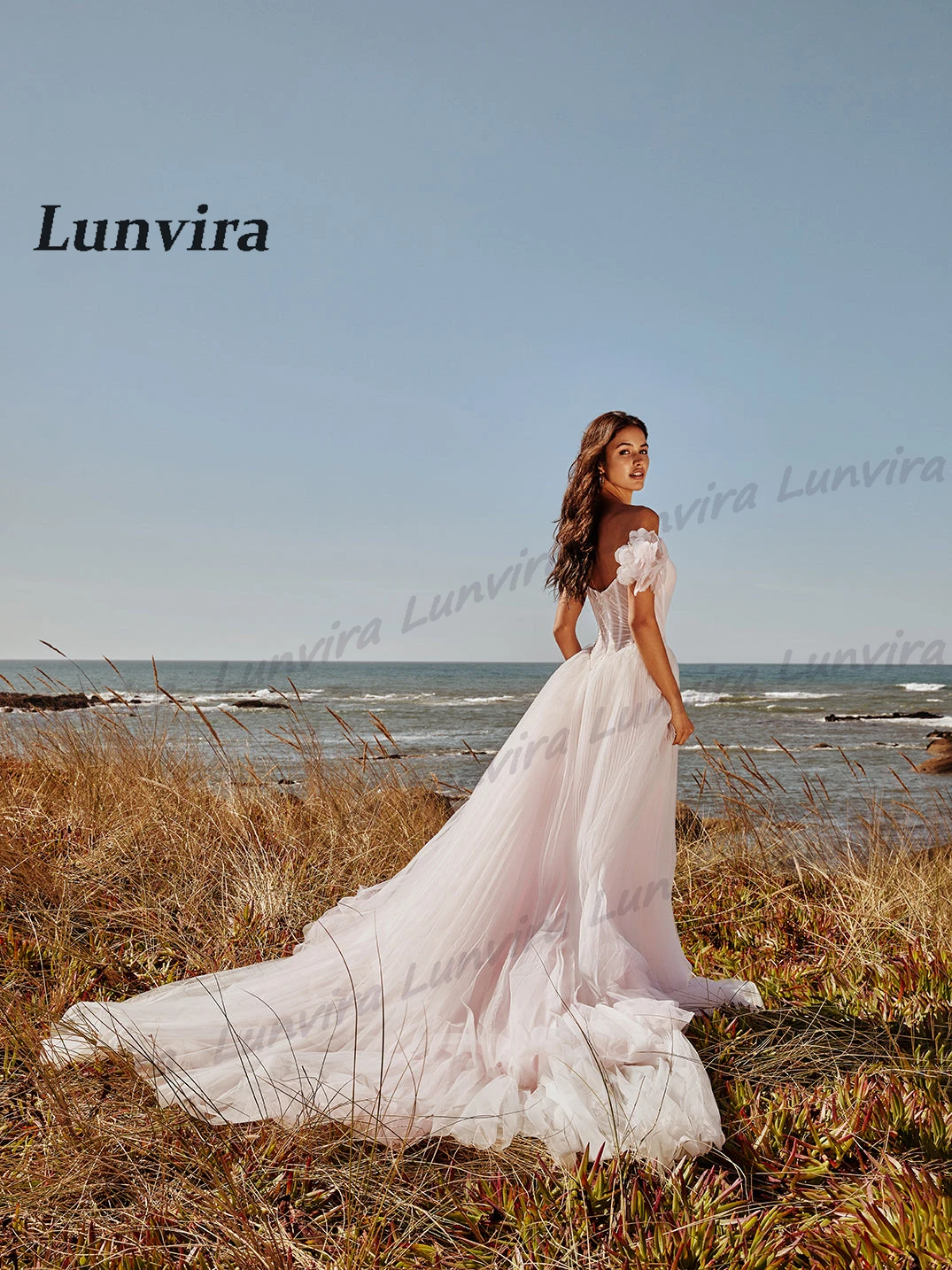 Lunvira Trendy Pleat Brides Dress One-shoulder Tulle Sweetheart A-line Chapel Train Zipper Vestido De Casamento Customized