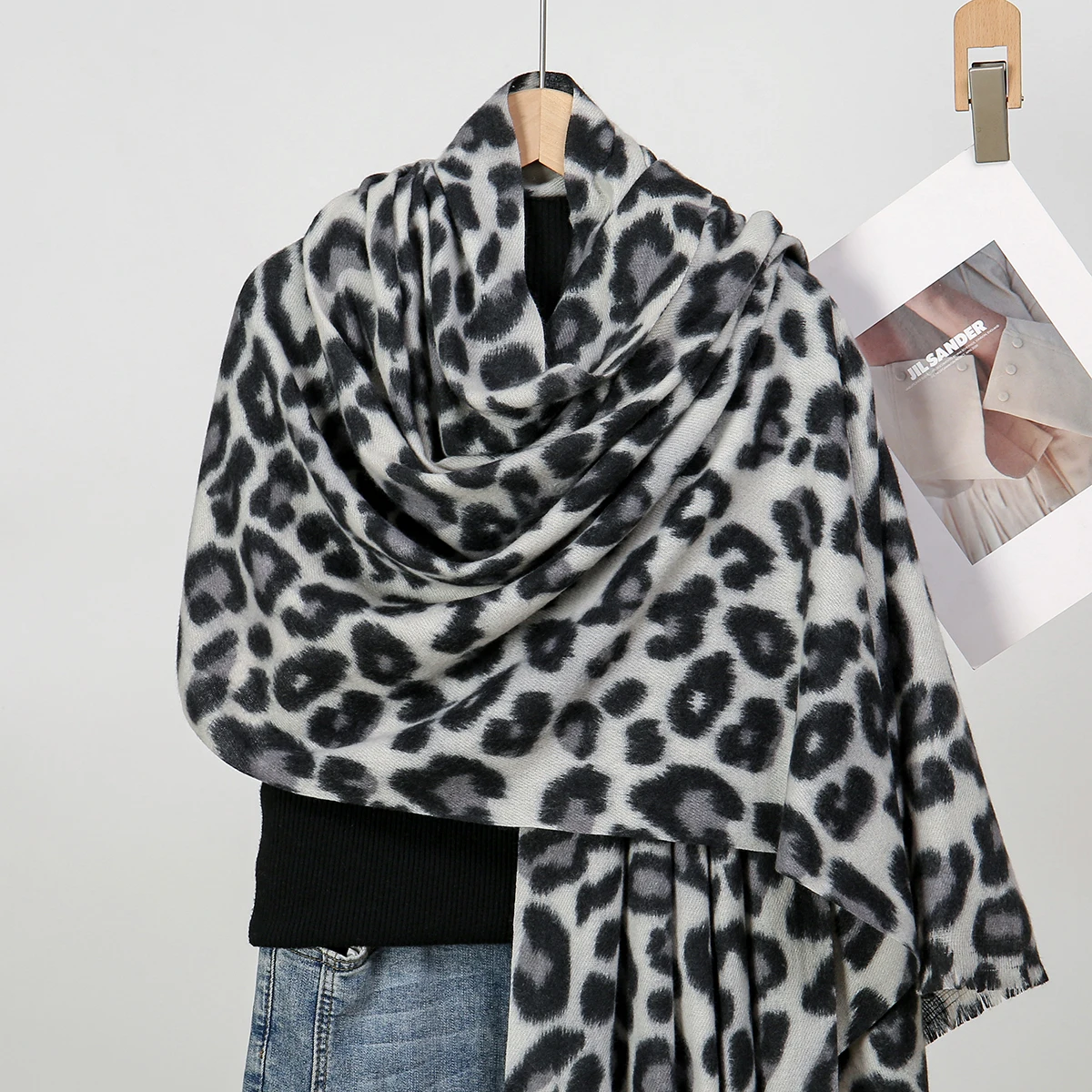 Luxury Pashmina Scarf for Women Winter Warmth Leopard Print Design Long Cashmere Shawl Female Foulard Thick Tassel Muffler