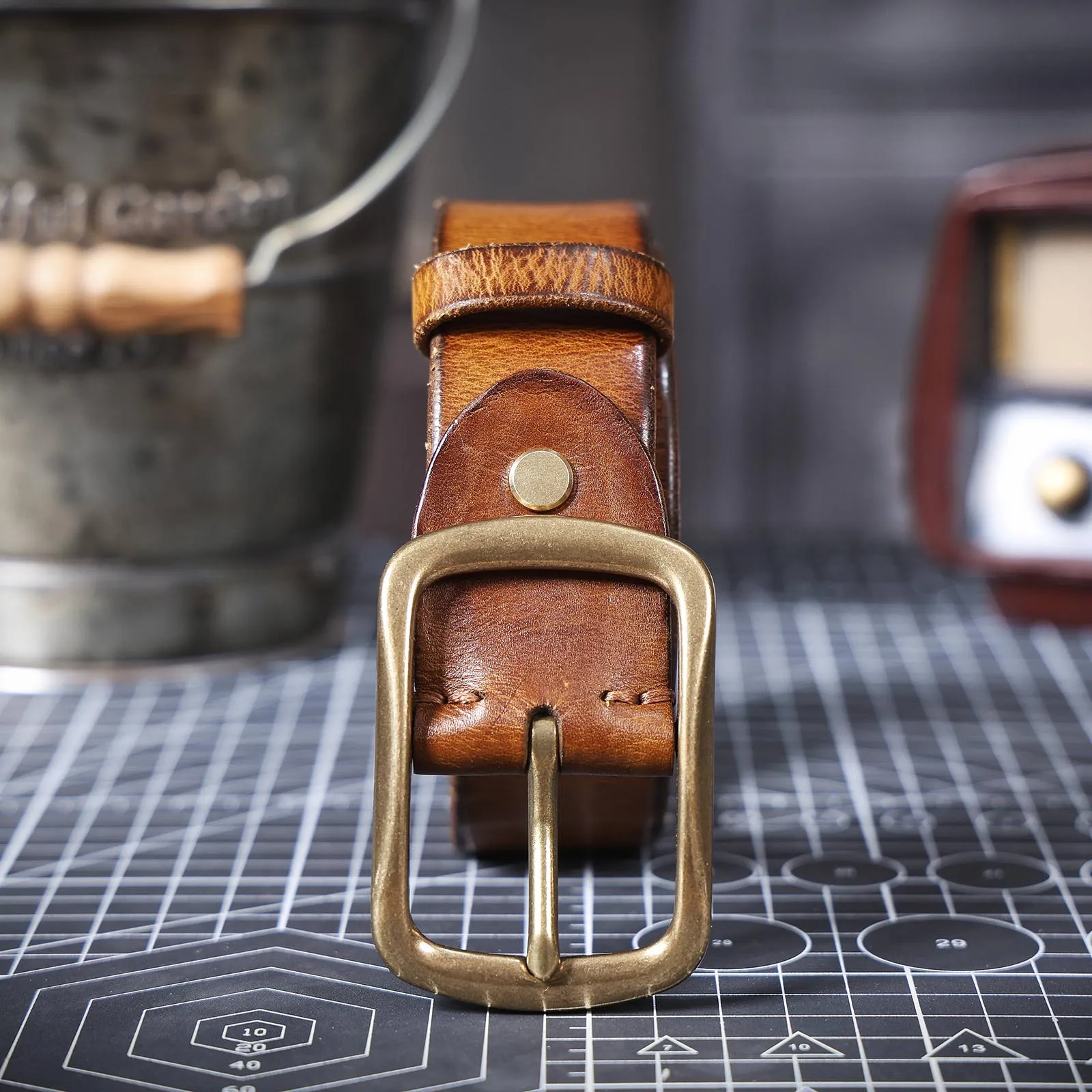 Vintage Echtleder-Herrengürtel mit Massiver Messingschnalle, Lässiger Dornschließen-Gürtel mit Geschenkbox, Verstärktes Italienisches Rindsleder – Detail 20