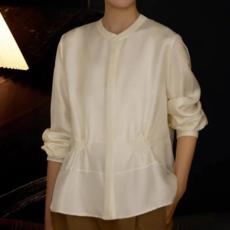Seidenhemd im alten Geld-Stil, taillierter Mantel, kleiner Stehkragen, weiß, neue Damenbekleidung für den Sommer