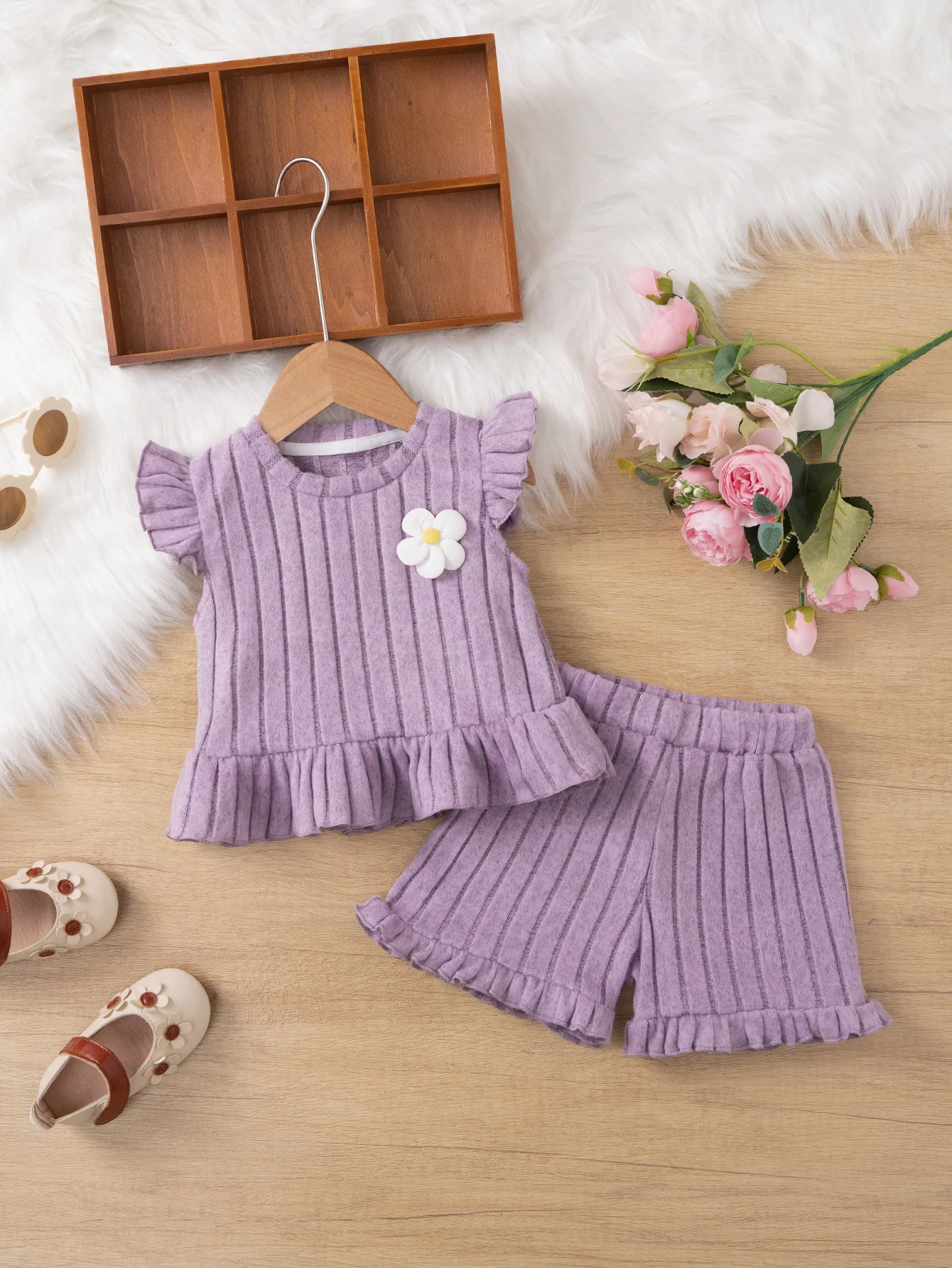 Girls Summer Knitted Outfit with Flower Print Cap-Sleeves Top And Ruffle Shorts Ages 3-8 Floral Print Cute Children's Ensemble