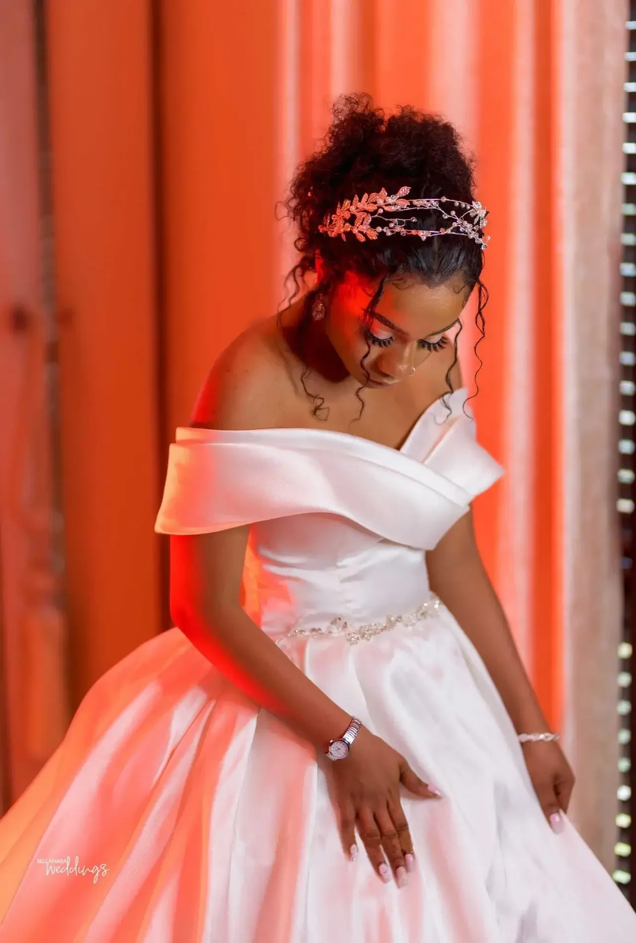 Vestido De novia De satén con forma De corazón, sencillo, personalizado, con tren De barrido, sin hombros, vestidos De novia africanos