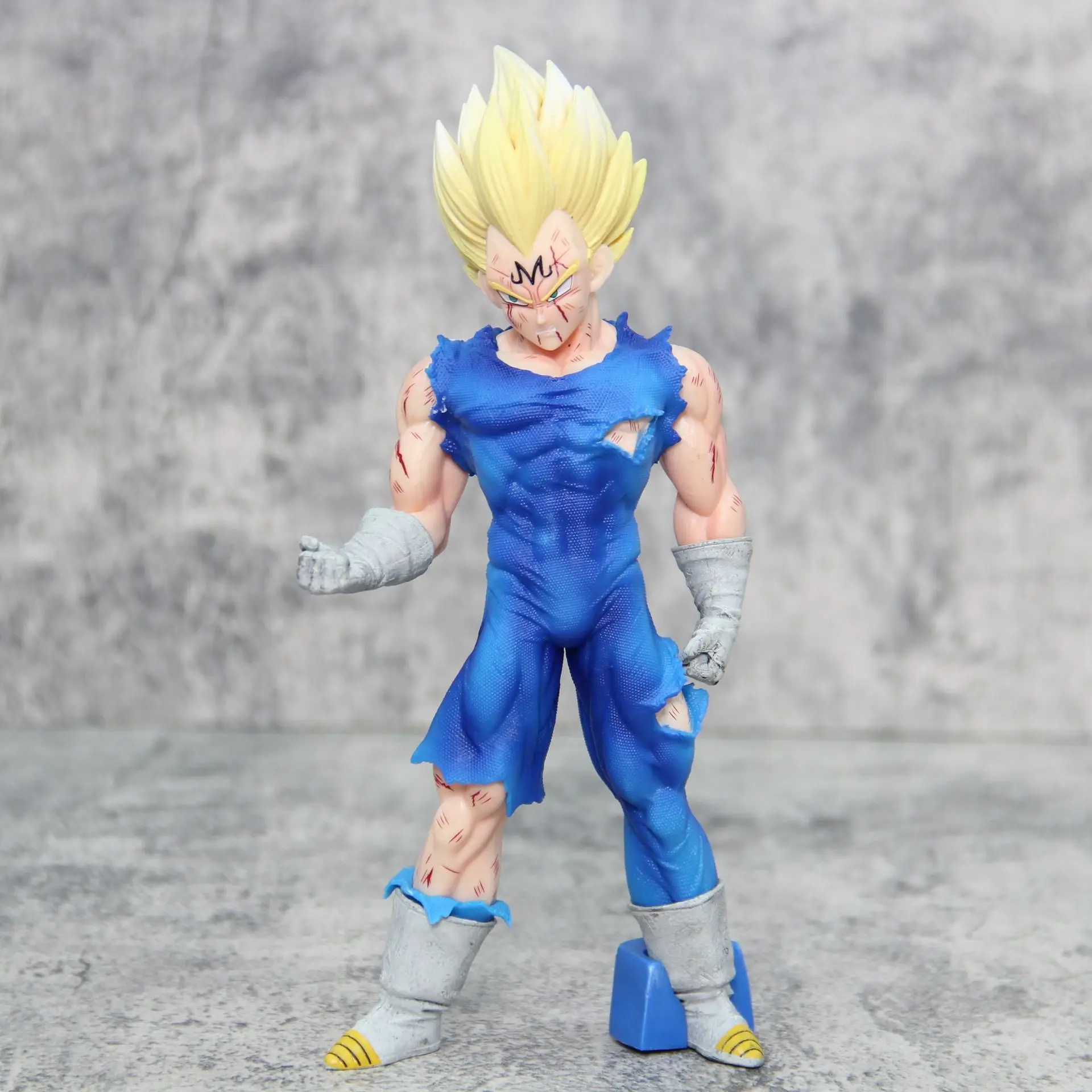 Dragon Ball Z Super Saiyan Prince Vegeta Figure Handpiece Magical Standing Posture Models Anime Ornaments